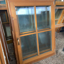 Bontott egyszárnyas fa ablak