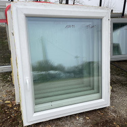 Bontott egyszárnyas műanyag ablak