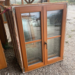 Bontott kétszárnyas fa ablak