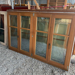 Bontott négyszárnyas fa ablak