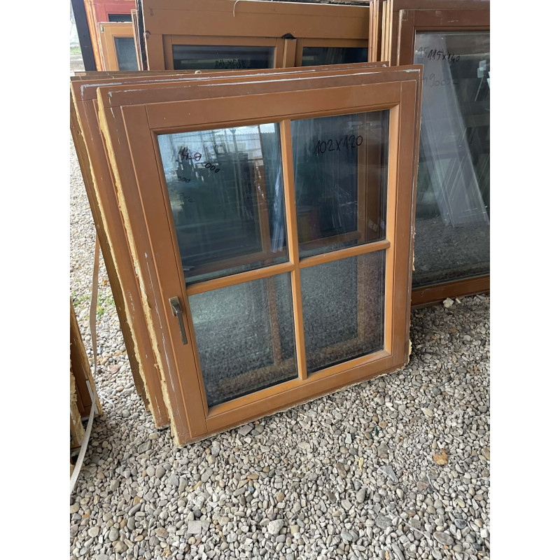 102x120 bontott fa ablak