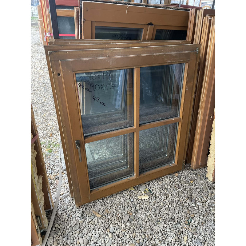 110x117 bontott fa ablak