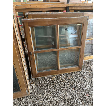 117x114 bontott fa ablak