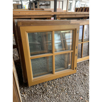 117x114 bontott fa ablak