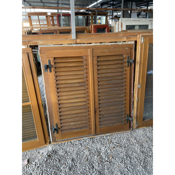 118x126 bontott fa ablak