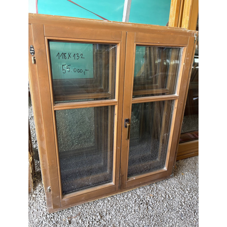 118x132 bontott fa ablak