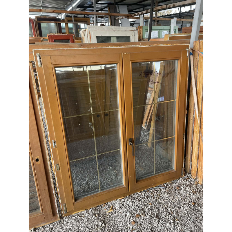 127x134 bontott fa ablak