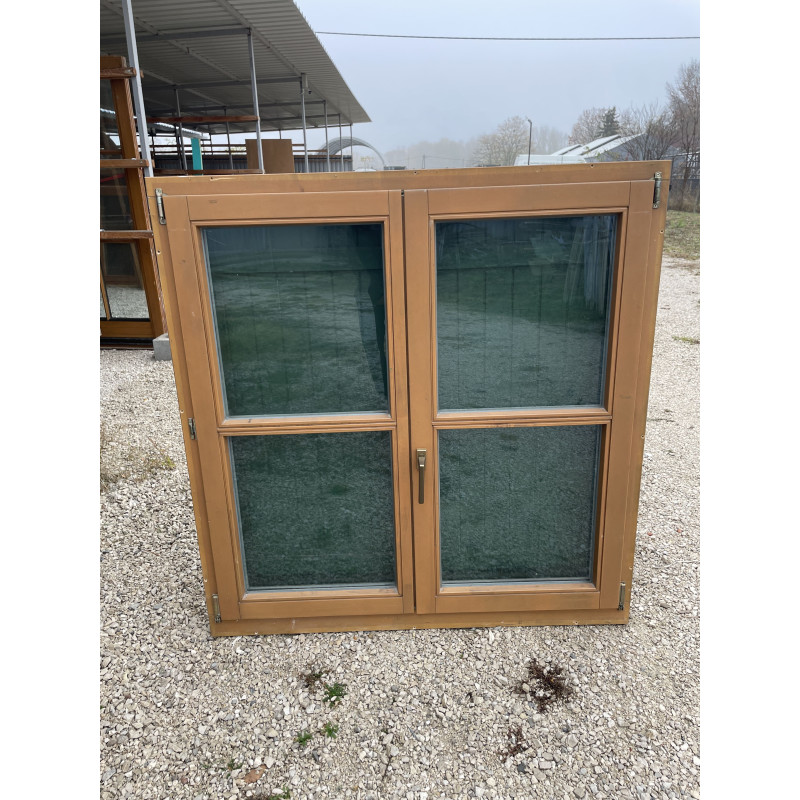 130x133 bontott fa ablak