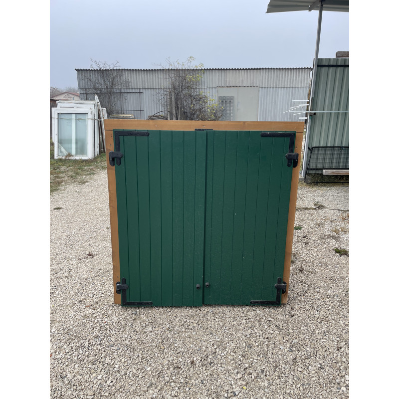 130x133 bontott fa ablak