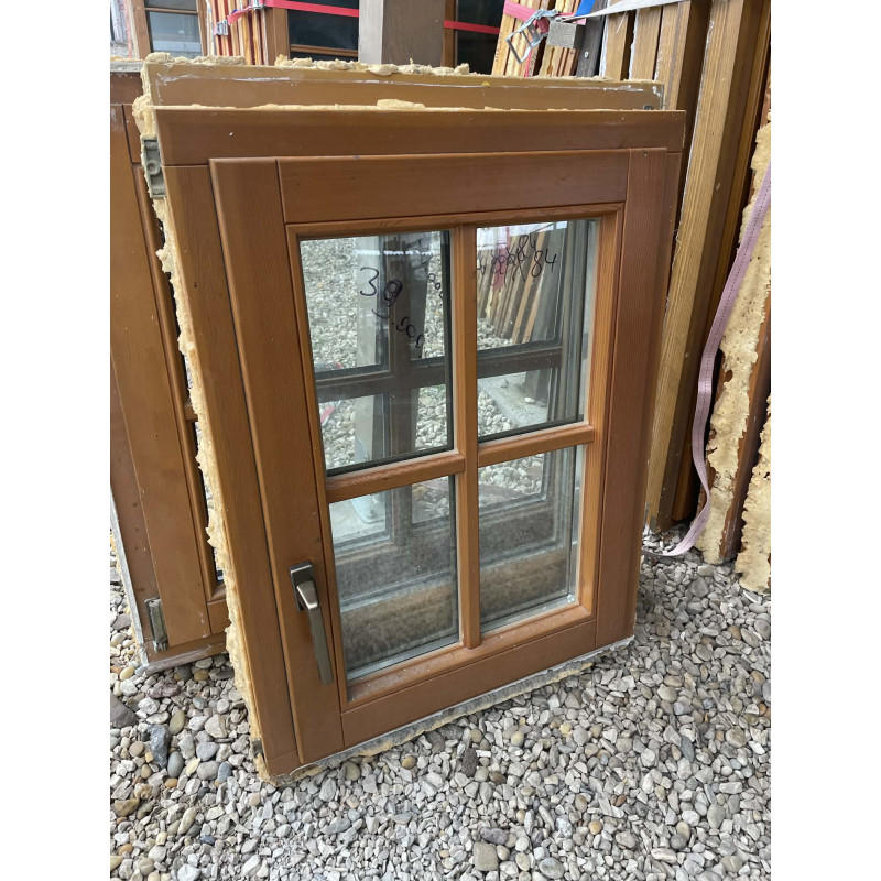 64x84 bontott fa ablak