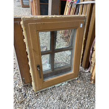 68x84 bontott fa ablak