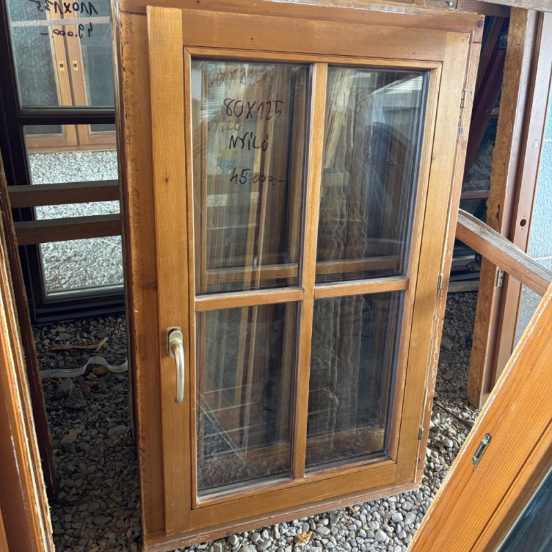 80x125 bontott fa ablak