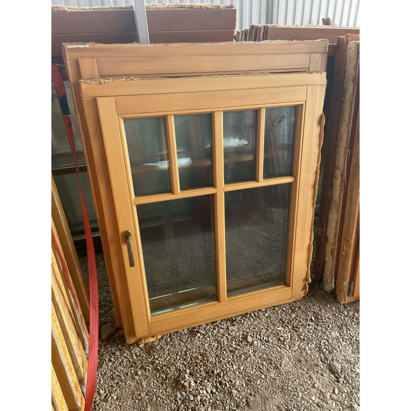 98x115 bontott fa ablak