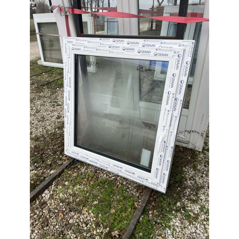 106x112 építkezésből megmaradt műanyag ablak