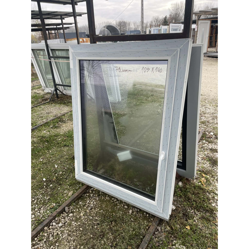 109x140 építkezésből megmaradt műanyag ablak
