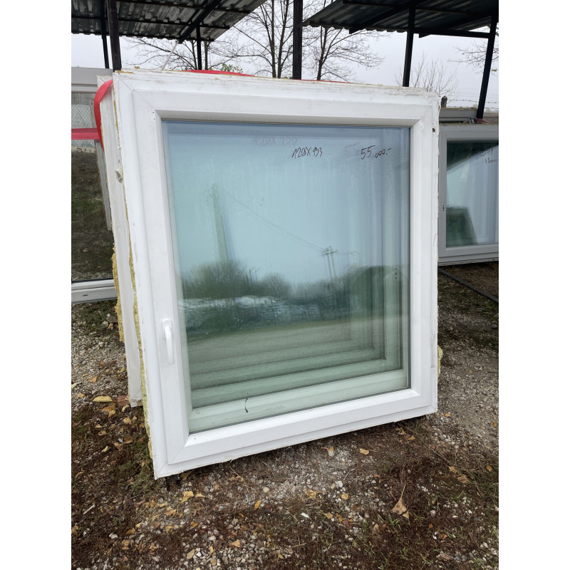 120x133 bontott műanyag ablak