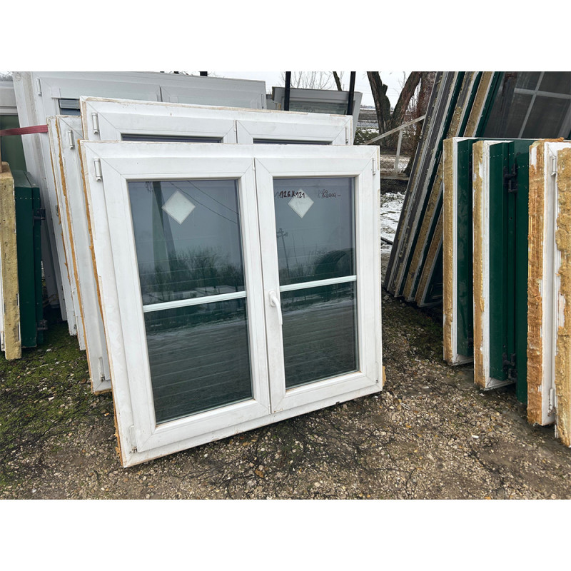 126x121 bontott műanyag ablak zöld alumínium zsalugáterrel 126x121 bontott műanyag ablak zöld alumínium zsalugáterrel