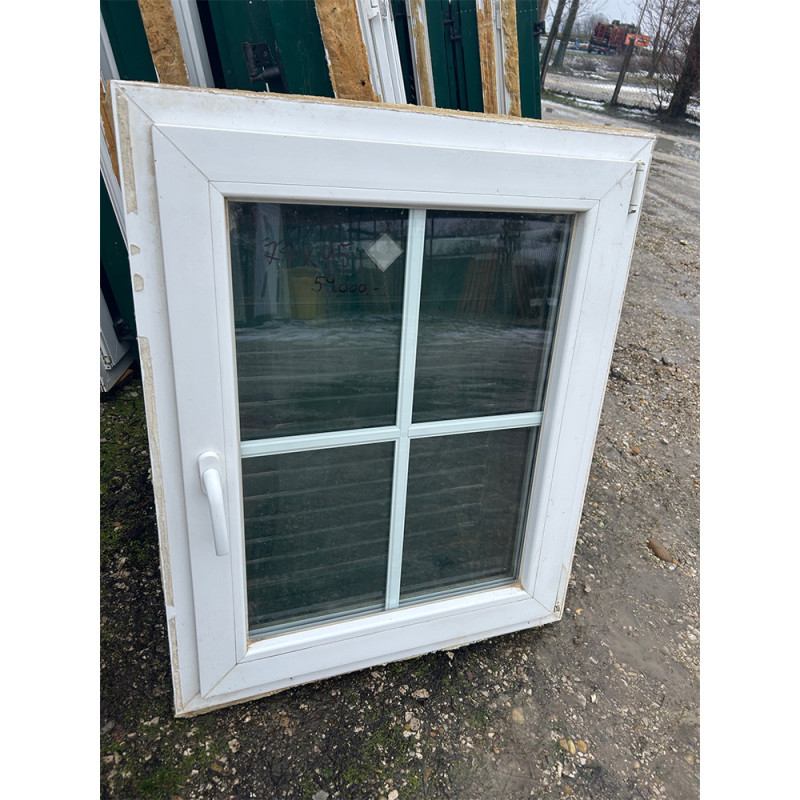 77x95 bontott műanyag ablak zöld alumínium zsalugáterrel 77x95 bontott műanyag ablak zöld alumínium zsalugáterrel