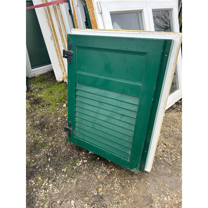 77x95 bontott műanyag ablak zöld alumínium zsalugáterrel 77x95 bontott műanyag ablak zöld alumínium zsalugáterrel