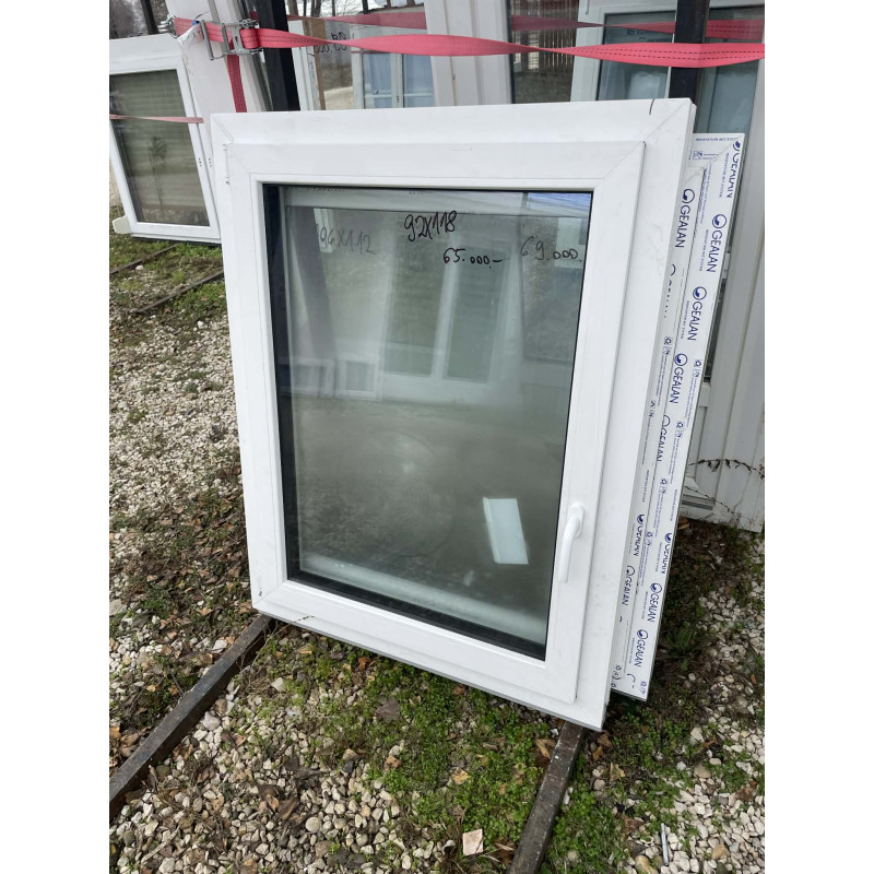 92x118 bontott műanyag ablak